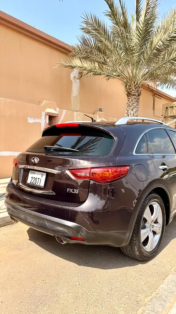 Infiniti FX45 2011